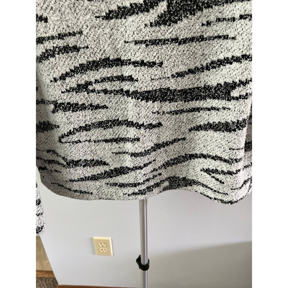 Maurices Zebra Mock Neck Sherpa Pullover Sweatshirt Size Medium - Picture 7 of 8